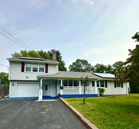 $395,000 | 24 Bel-Aire Circle, Windsor Locks, CT 06096