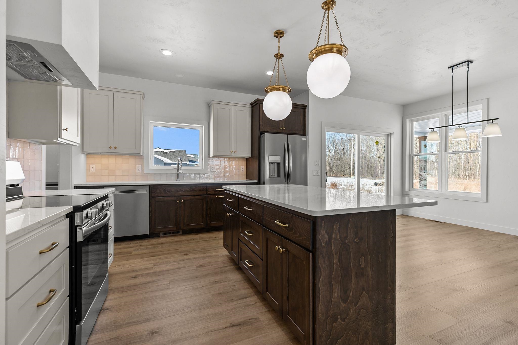 N8881 Killarney Way Menasha, WI 54952 - Photo 8 of 45