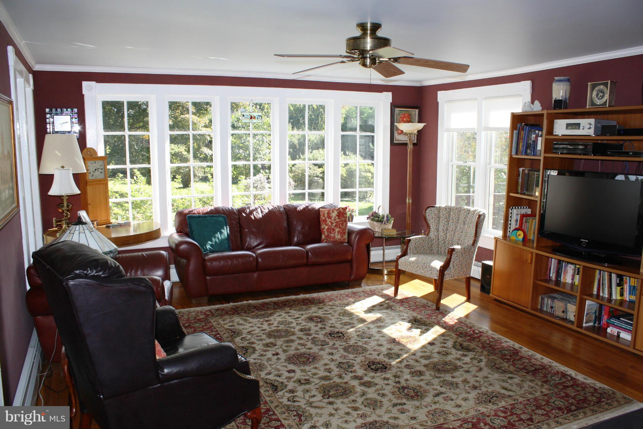 13914 Baldwin Mill Road Baldwin, MD 21013 - Photo 13 of 30 Living Room