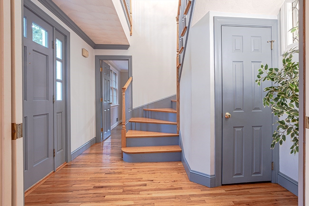 100 Page Road Bedford, MA 01730 - Photo 4 of 42