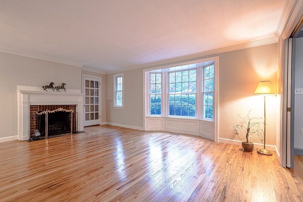 100 Page Road Bedford, MA 01730 - Photo 5 of 42