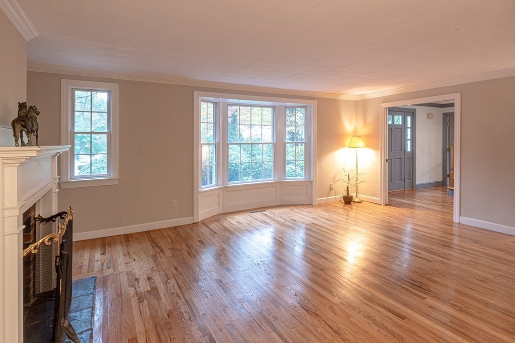 100 Page Road Bedford, MA 01730 - Photo 6 of 42