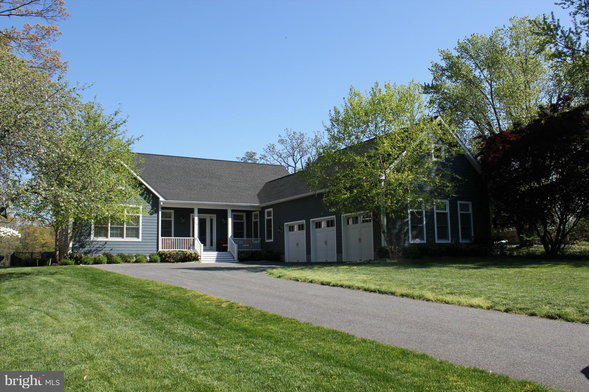 138 Riverside Road Edgewater, MD 21037 - Photo 2 of 29 Exterior (Front)