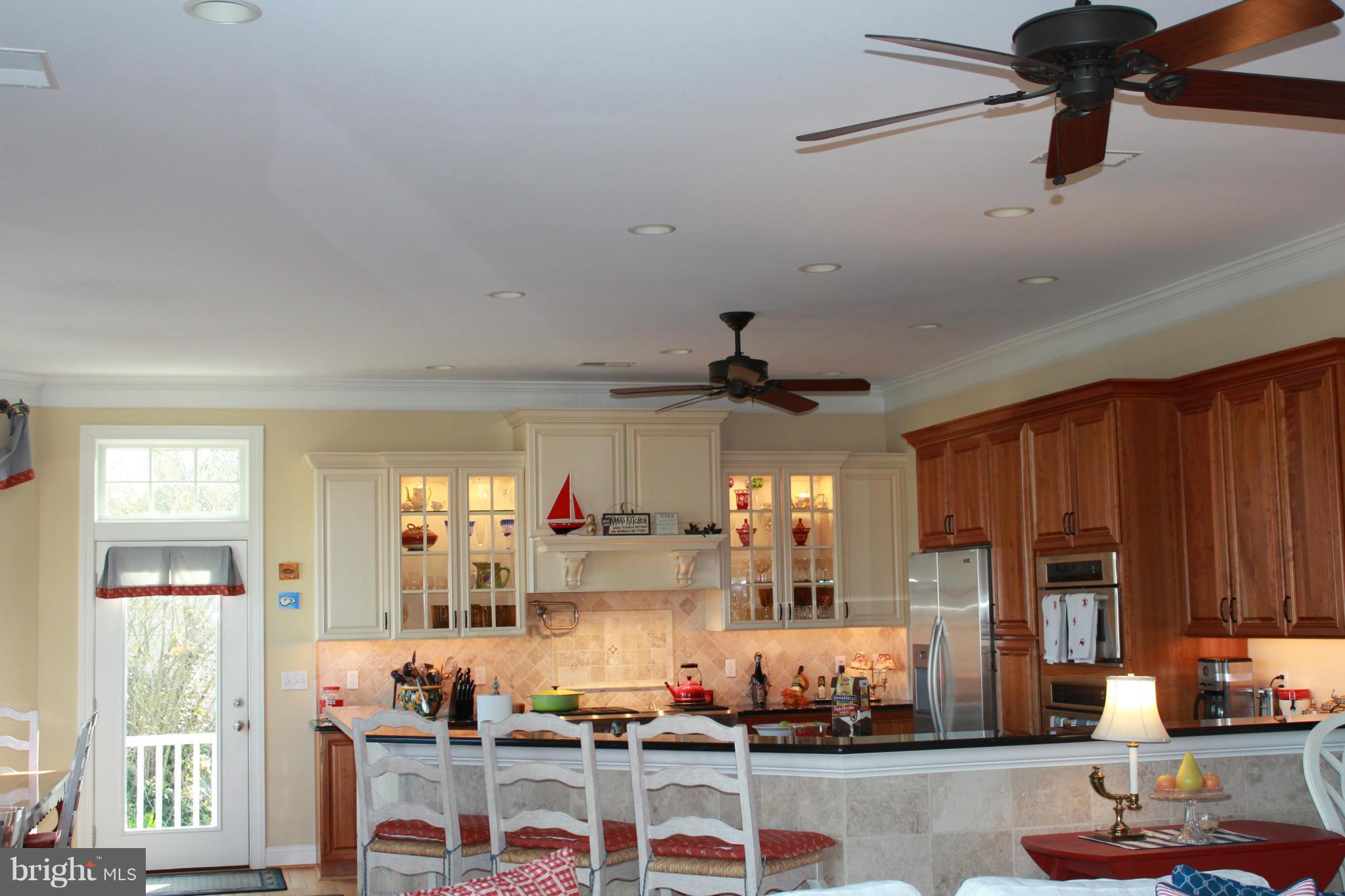 138 Riverside Road Edgewater, MD 21037 - Photo 14 of 29 Kitchen