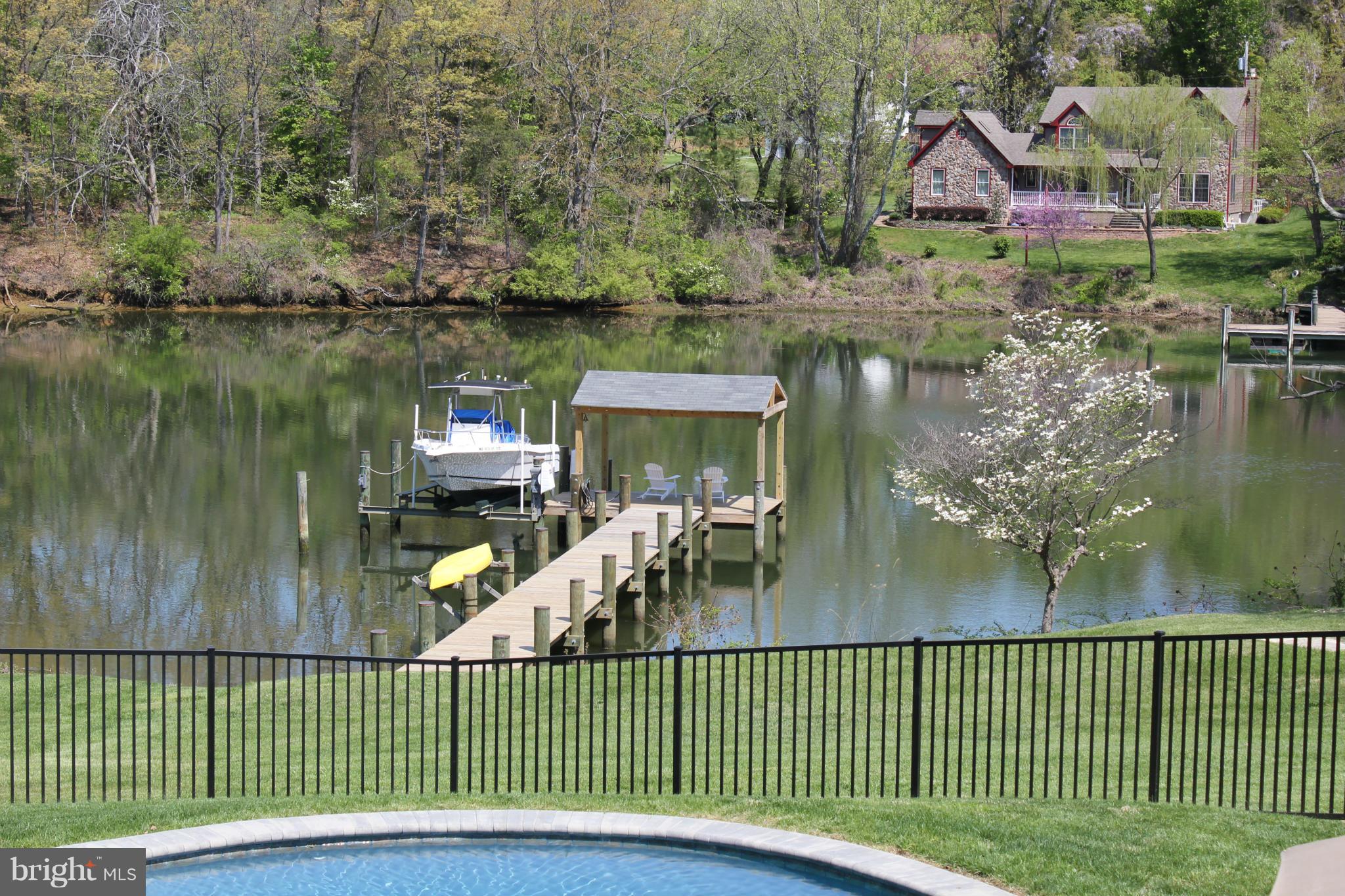 138 Riverside Road Edgewater, MD 21037 - Photo 7 of 29 Exterior (Rear)