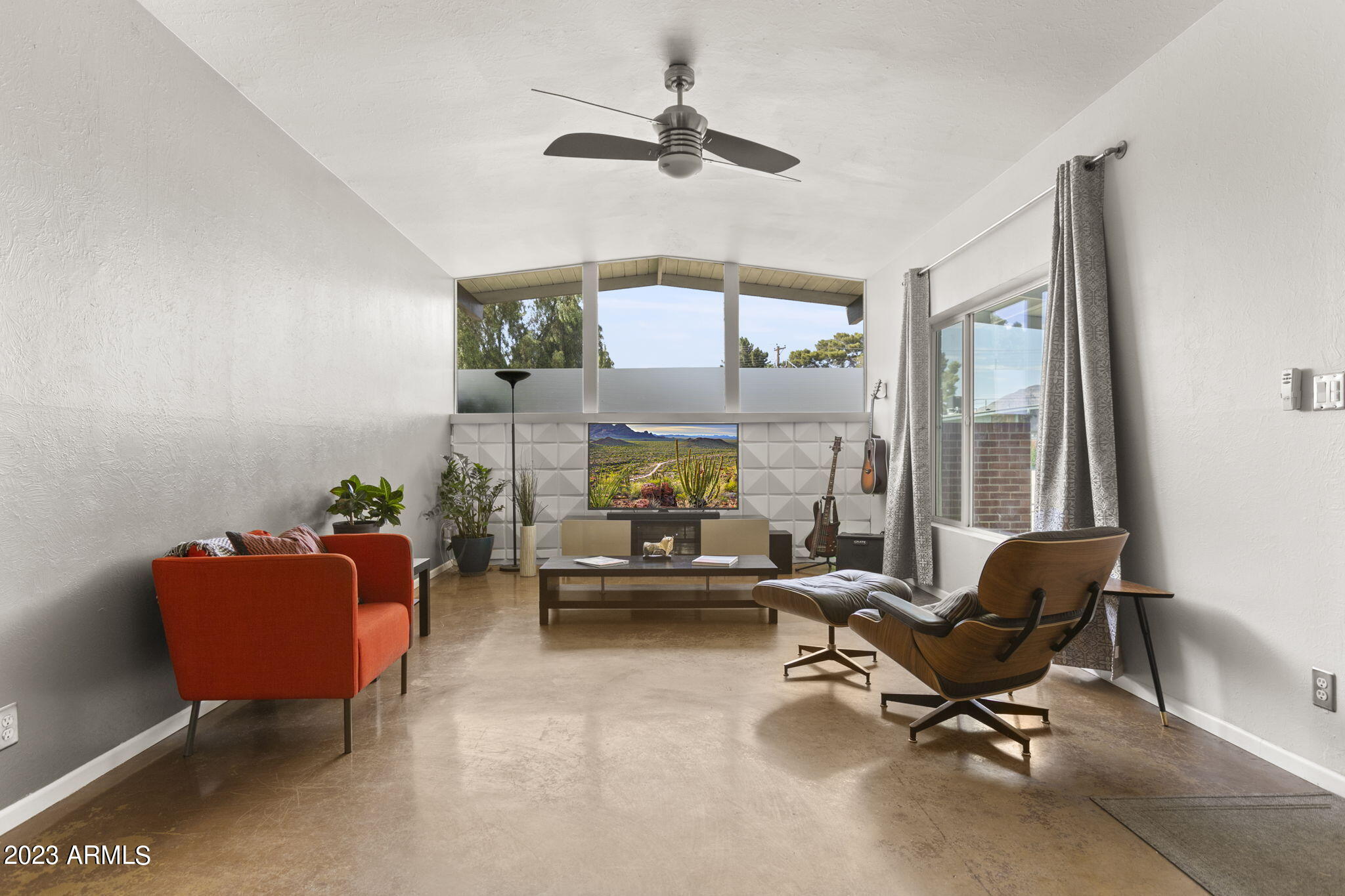 4137 East Granada Road Phoenix, AZ 85008 - Photo 12 of 59 Vaulted ceilings and concrete floors