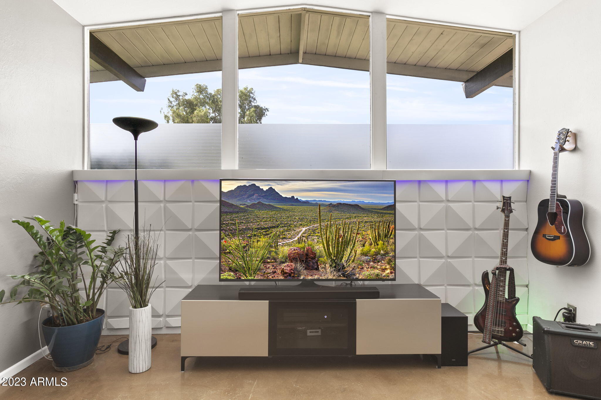 4137 East Granada Road Phoenix, AZ 85008 - Photo 13 of 59 Contemporary styling throughout