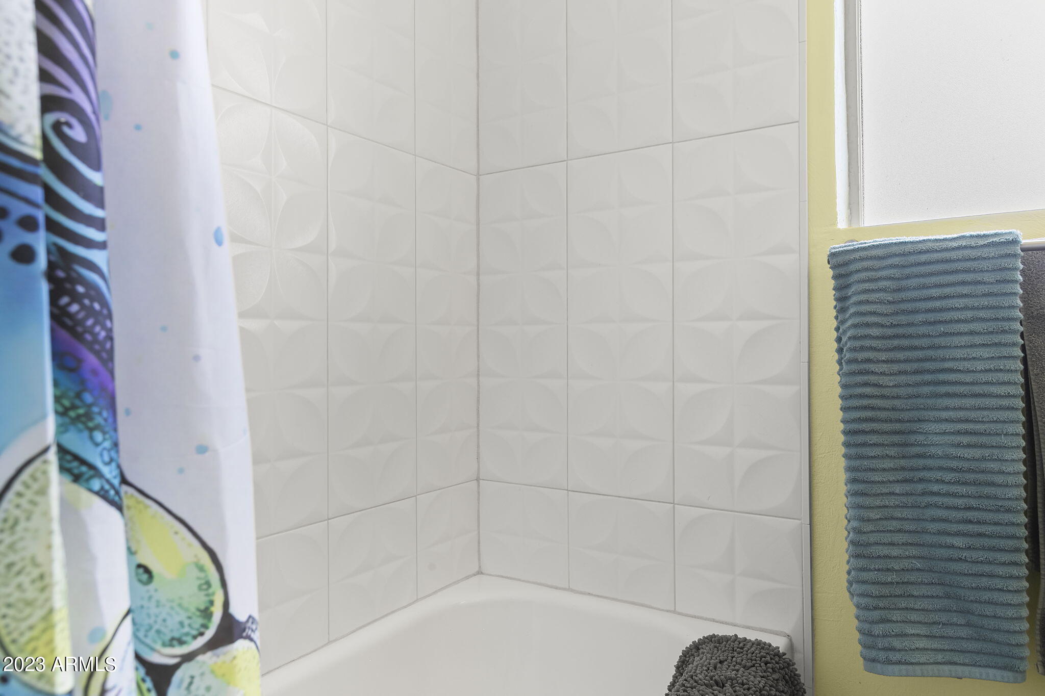 4137 East Granada Road Phoenix, AZ 85008 - Photo 39 of 59 Dimensional shower tile in hall bath