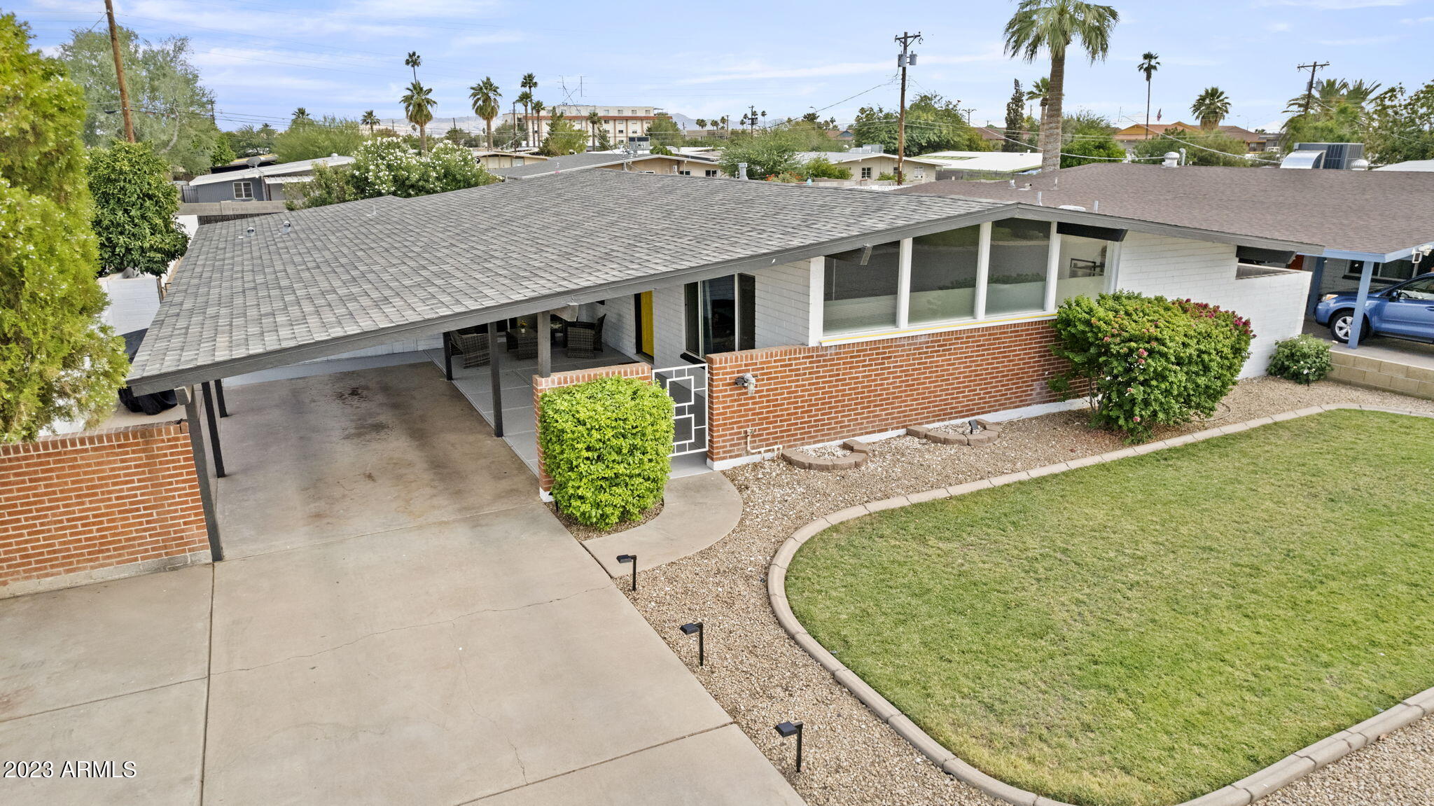 4137 East Granada Road Phoenix, AZ 85008 - Photo 4 of 59 Low-sloped roof and roofline windows