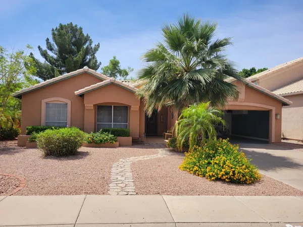 $2,550 | 3361 East Sequoia Drive, Phoenix, AZ 85050
