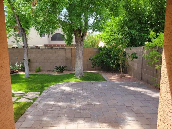 $2,550 | 3361 East Sequoia Drive, Phoenix, AZ 85050