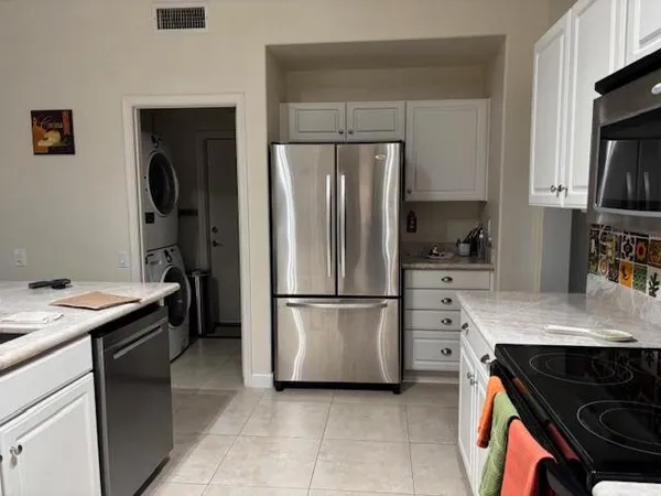 $2,550 | 3361 East Sequoia Drive, Phoenix, AZ 85050