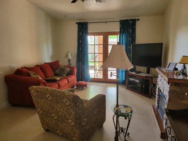 $2,550 | 3361 East Sequoia Drive, Phoenix, AZ 85050