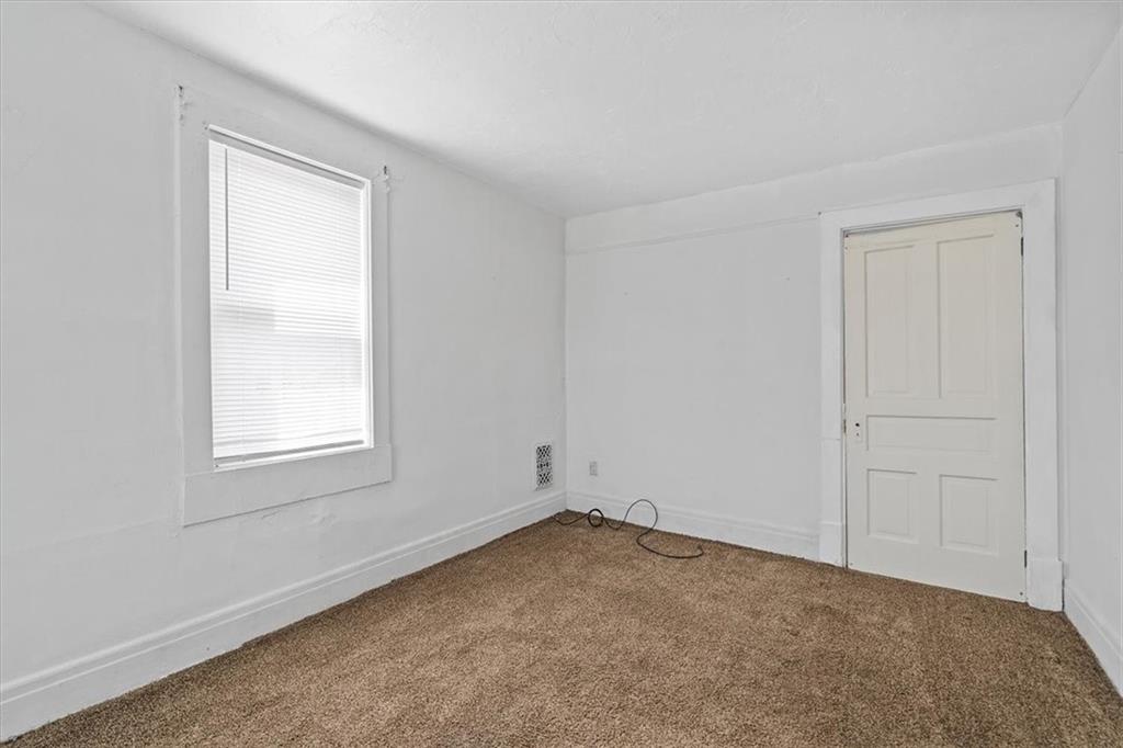 701 Freeport Road Creighton, PA 15030 - Photo 10 of 26 an empty room with a window
