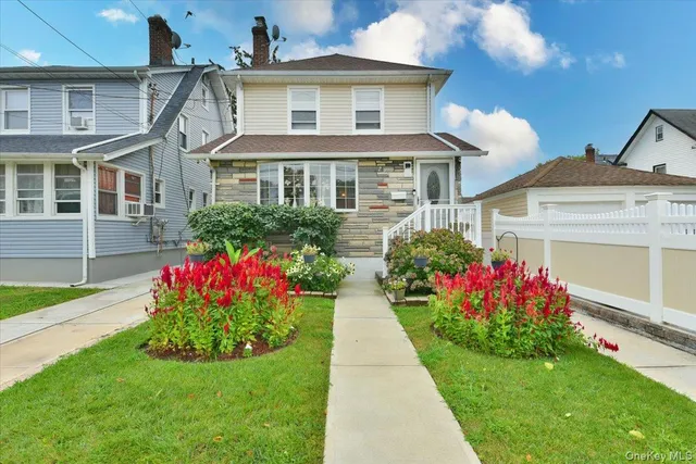 $859,000 | 224-12 93rd Avenue | Queens Village