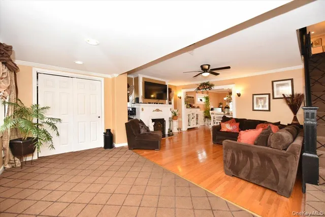 $859,000 | 224-12 93rd Avenue | Queens Village