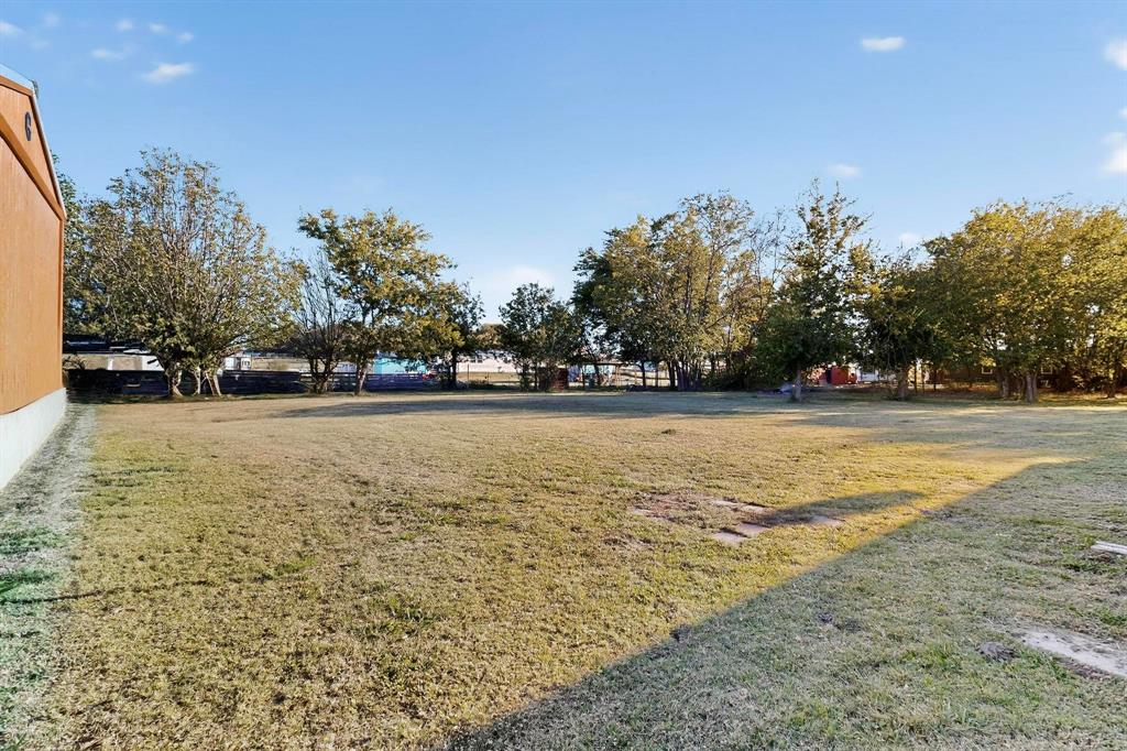 8450 North Farm To Market 148 Terrell, TX 75160 - Photo 35 of 38 View of yard