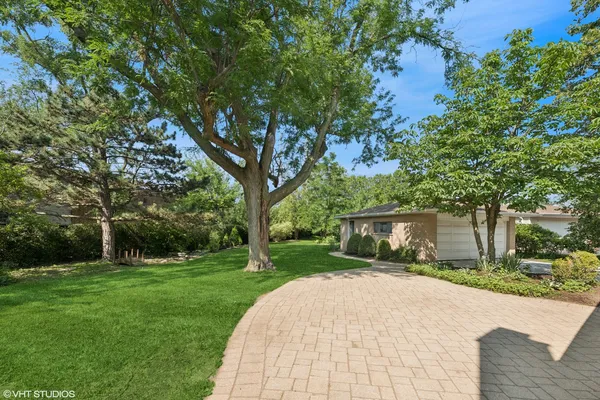 $4,000 | 30 Crescent Drive, Glenview, IL 60025