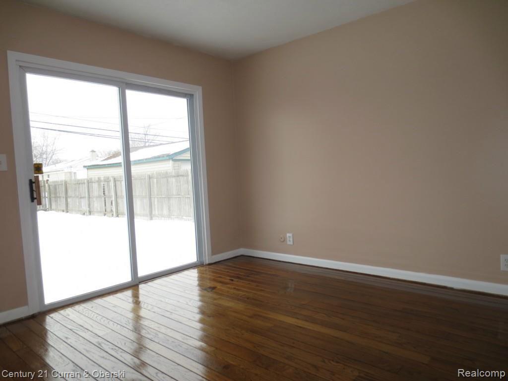 7349 Inkster Road Westland, MI 48185 - Photo 7 of 16 LARGE MASTER BEDROOM