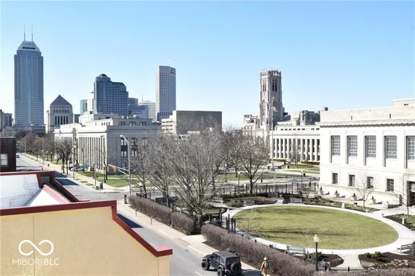 $1,250 | 829 North Pennsylvania Street, Unit 1C, Indianapolis, IN 46204