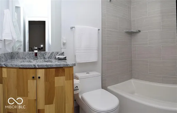 $1,250 | 829 North Pennsylvania Street, Unit 1C, Indianapolis, IN 46204