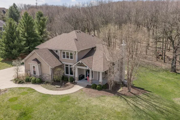 $879,900 | W328S8845 South Oak Tree Drive, Mukwonago, WI 53149