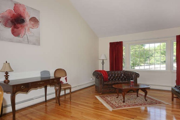 67 Stowecroft Road Arlington, MA 02474 - Photo 4 of 27