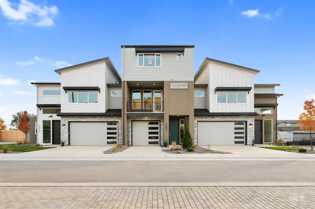 $724,900 | 5258 N River, Garden City, ID 83714