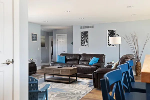 $849,000 | 21557 Lake Street, Cassopolis, MI 49031