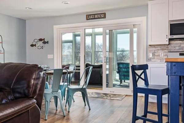 $849,000 | 21557 Lake Street, Cassopolis, MI 49031