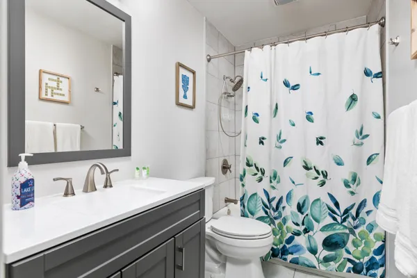 $849,000 | 21557 Lake Street, Cassopolis, MI 49031