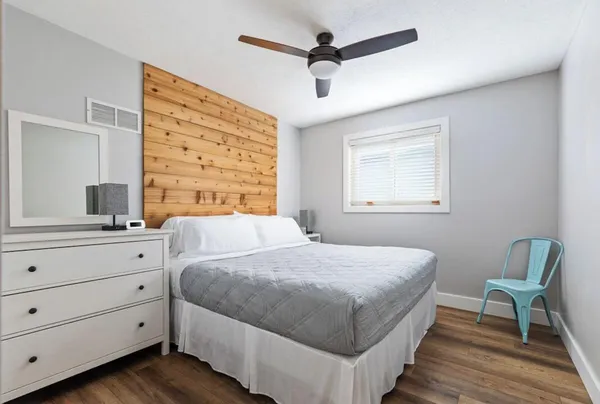 $849,000 | 21557 Lake Street, Cassopolis, MI 49031