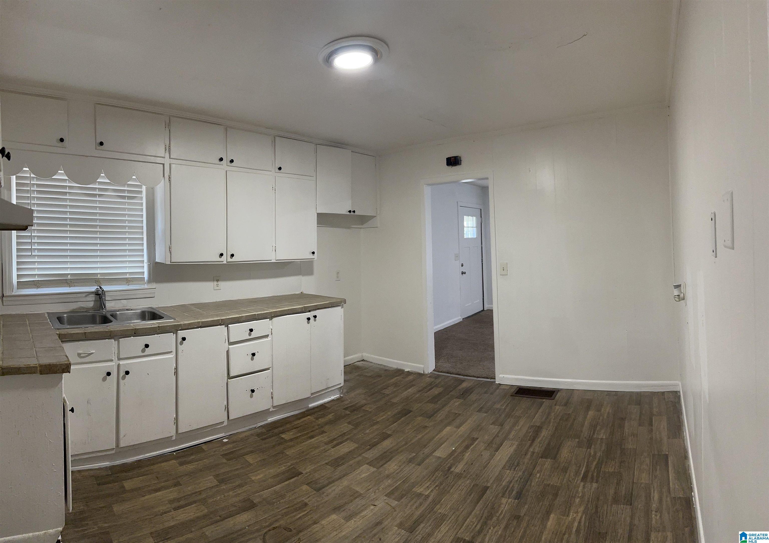 720 23rd Street Southwest Birmingham, AL 35211 - Photo 7 of 12