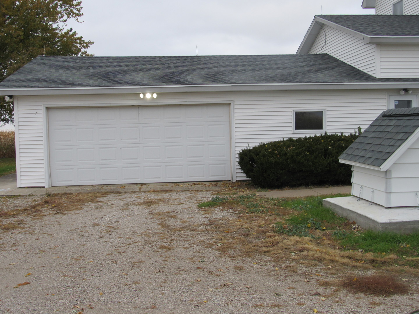 2281 East 15th Road Ottawa, IL 61350 - Photo 19 of 22