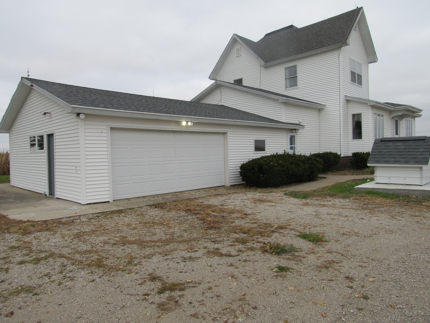 2281 East 15th Road Ottawa, IL 61350 - Photo 20 of 22