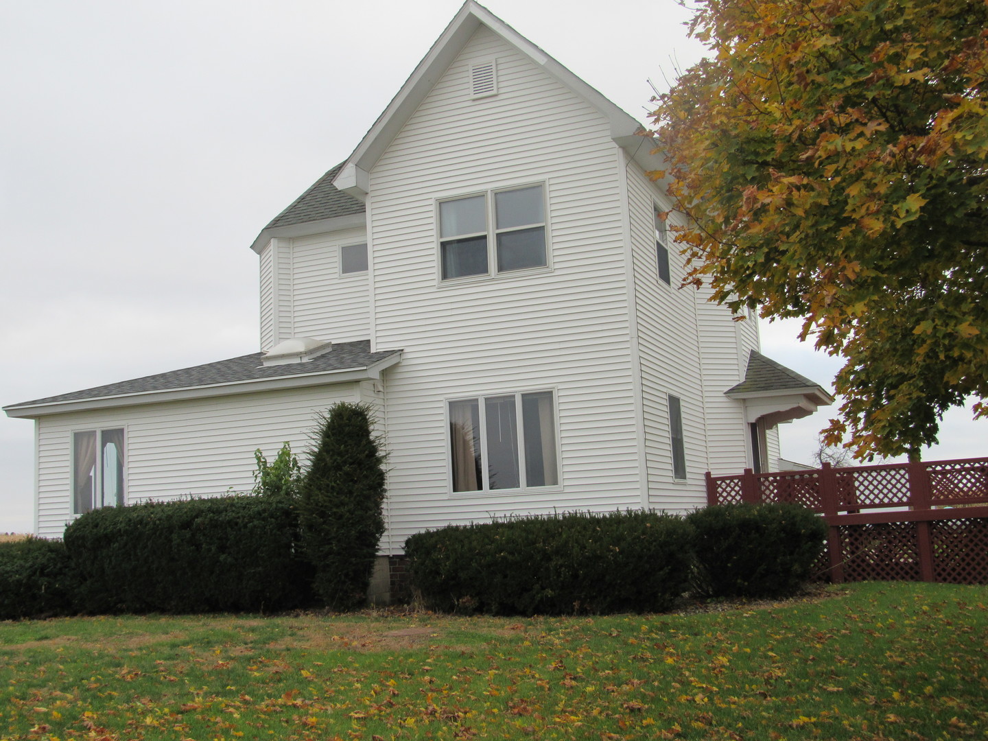 2281 East 15th Road Ottawa, IL 61350 - Photo 3 of 22