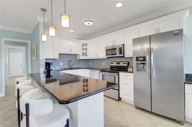 $5,000 | 421 12th Avenue South, Unit A11, Naples, FL 34102