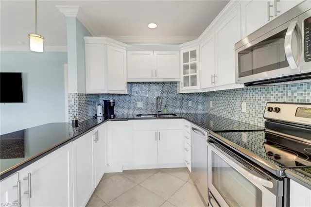 $5,000 | 421 12th Avenue South, Unit A11, Naples, FL 34102