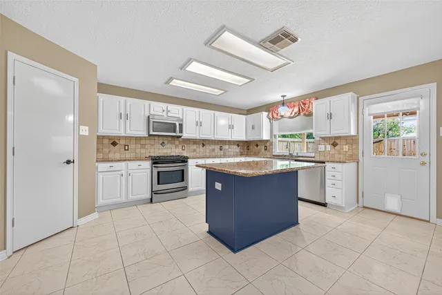 $2,300 | 19419 Arbor Pines Lane, Humble, TX 77346