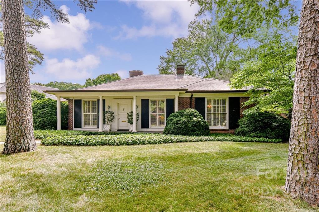 835 Colville Road Charlotte, NC 28207 - Photo 1 of 40 Gallery Image 1