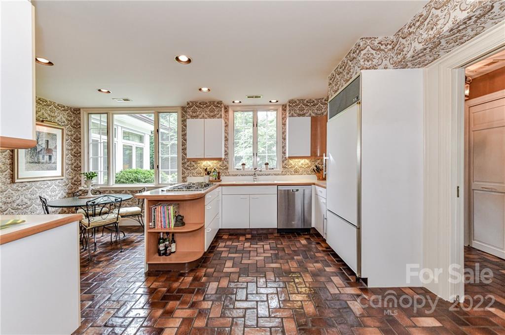 835 Colville Road Charlotte, NC 28207 - Photo 14 of 40 Gallery Image 14