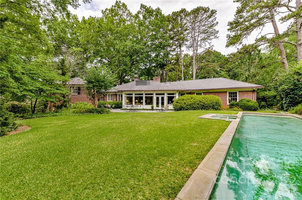835 Colville Road Charlotte, NC 28207 - Photo 35 of 40 Gallery Image 35