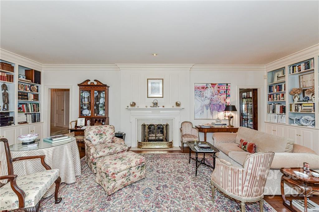 835 Colville Road Charlotte, NC 28207 - Photo 4 of 40 Gallery Image 4