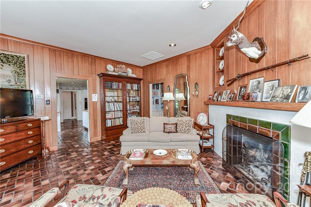 835 Colville Road Charlotte, NC 28207 - Photo 9 of 40 Gallery Image 9