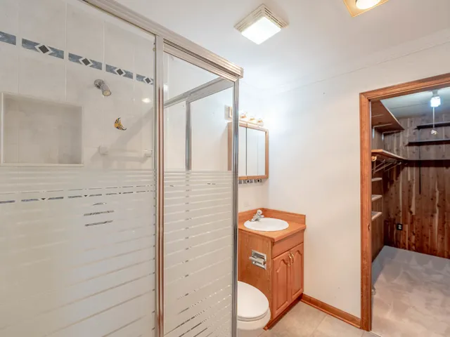 $249,900 | 27693 Hickory, Island Lake, IL 60042