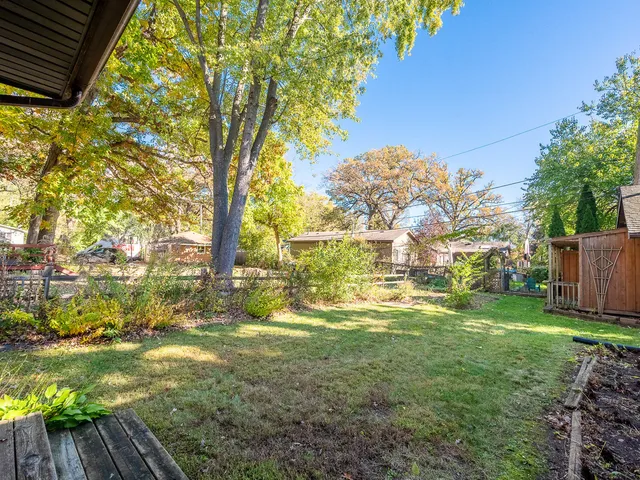 $249,900 | 27693 Hickory, Island Lake, IL 60042