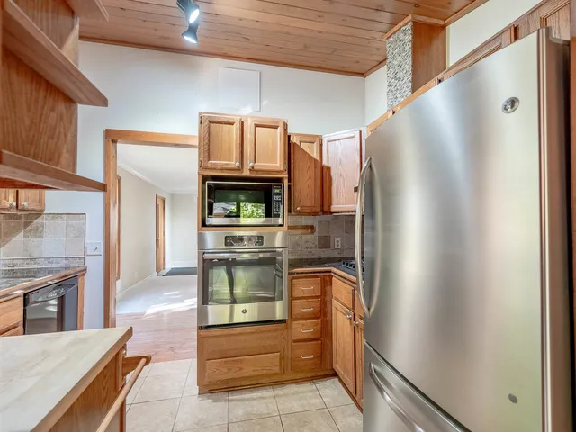 $249,900 | 27693 Hickory, Island Lake, IL 60042