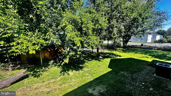 $2,350 | 5241 Main Street, Stephens City, VA 22655