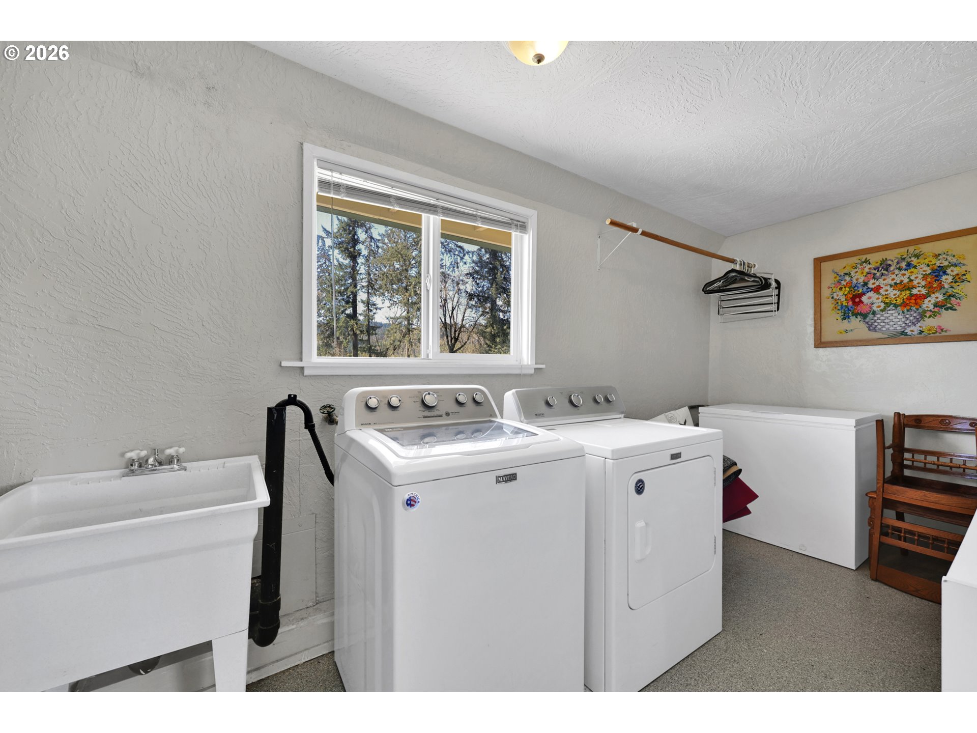 84816 Cloverdale Road Creswell, OR 97426 - Photo 20 of 48 a utility room with dryer and washer