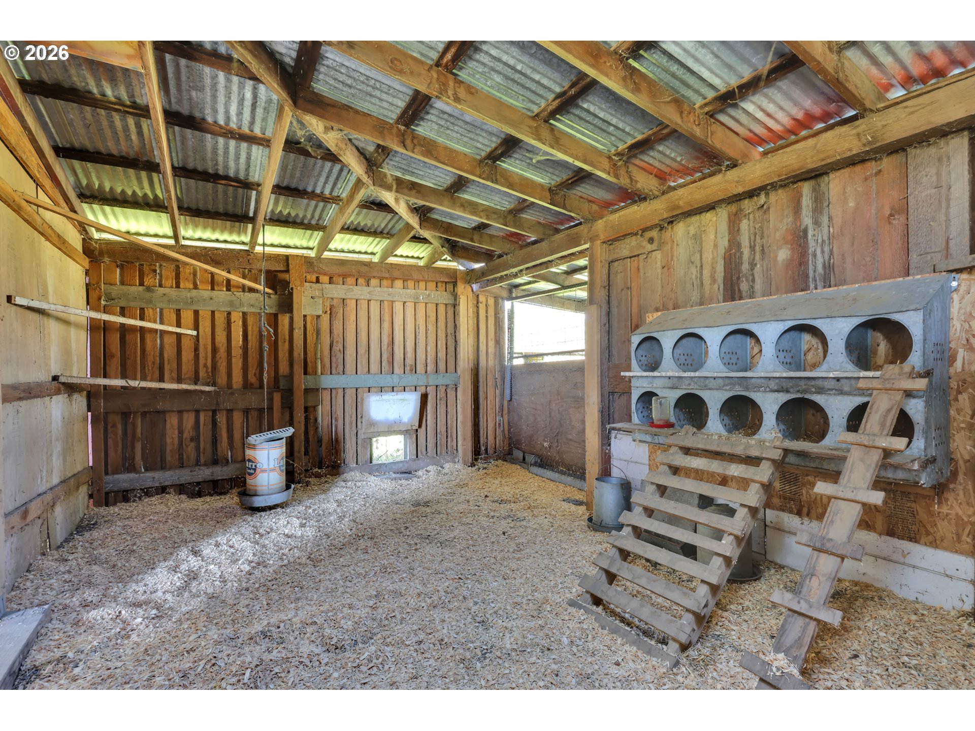 84816 Cloverdale Road Creswell, OR 97426 - Photo 33 of 48 a view of an empty room